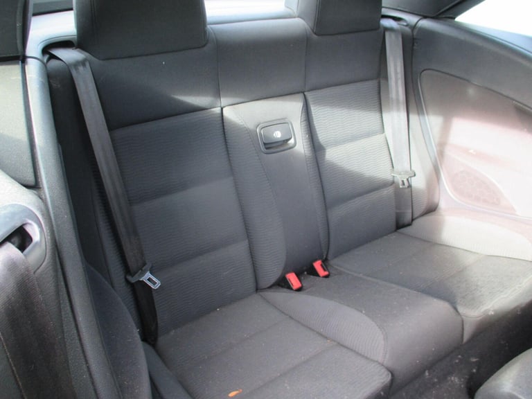 Volkswagen EOS 1.4 TSI SE Cabriolet Euro 5 2dr Petrol Manual - Image 14