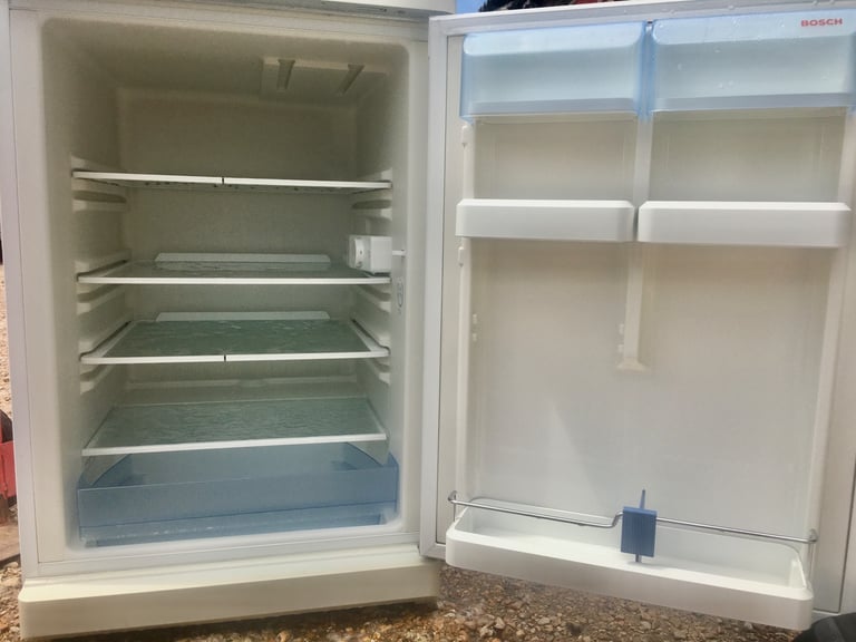 BOSCH UNDER COUNTER FRIDGE ✅⭐️ULTRA CLEAN FREE DELIVERY 