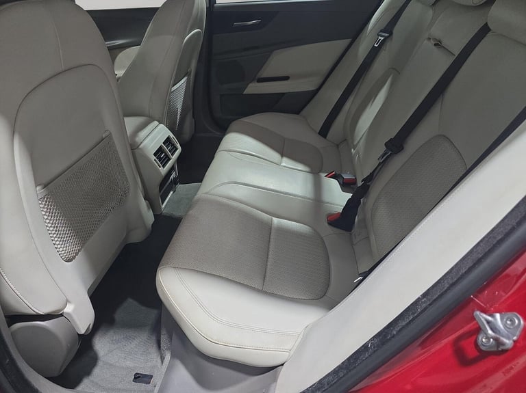 2017 Jaguar XE 2.0i Portfolio Auto Euro 6 (s/s) 4dr SALOON Petrol Automatic