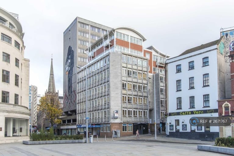 2 bedroom flat in St. Giles Court, Bristol, BS1 (2 bed) (#2671767)