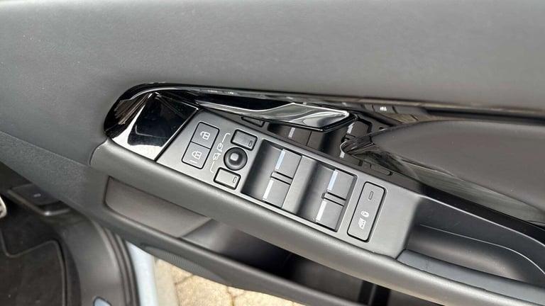 2023 Land Rover Range Rover Evoque 2.0 D200 Dynamic HSE 5dr Auto SUV Diesel Automatic