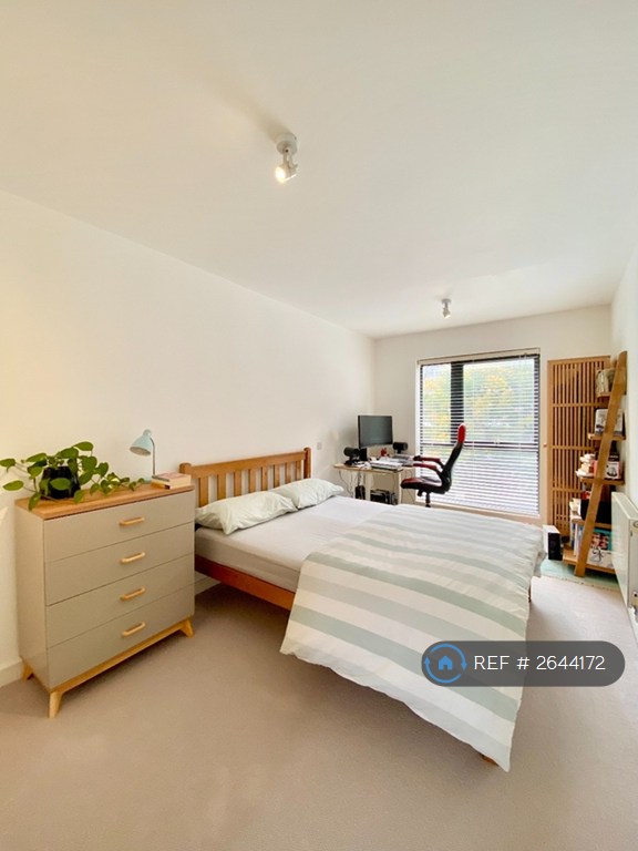 1 bedroom flat in Noble House, London, N16 (1 bed) (#2644172)