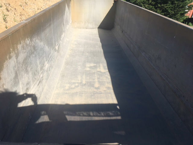 2002 United Trailers 35 cu yd, aggregate alloy tri-axle tipping trailer