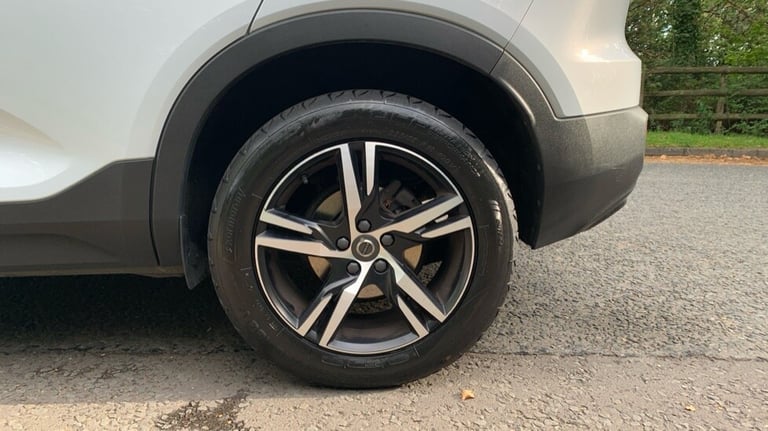 2020 Volvo XC40 R-Design, T3 automatic Estate Petrol Automatic