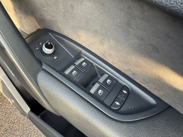 2018 Audi Q5 2.0 TDI S line SUV 5dr Diesel S Tronic quattro Euro 6 (s/s) (190 ps) ESTATE Diesel A...