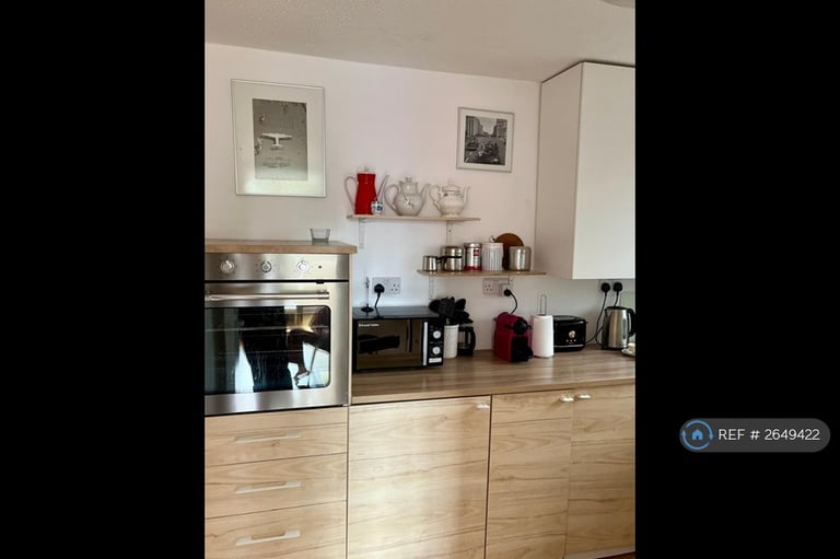 image for 2 bedroom flat in Hurstway Walk, London, W11 (2 bed) (#2649422)
