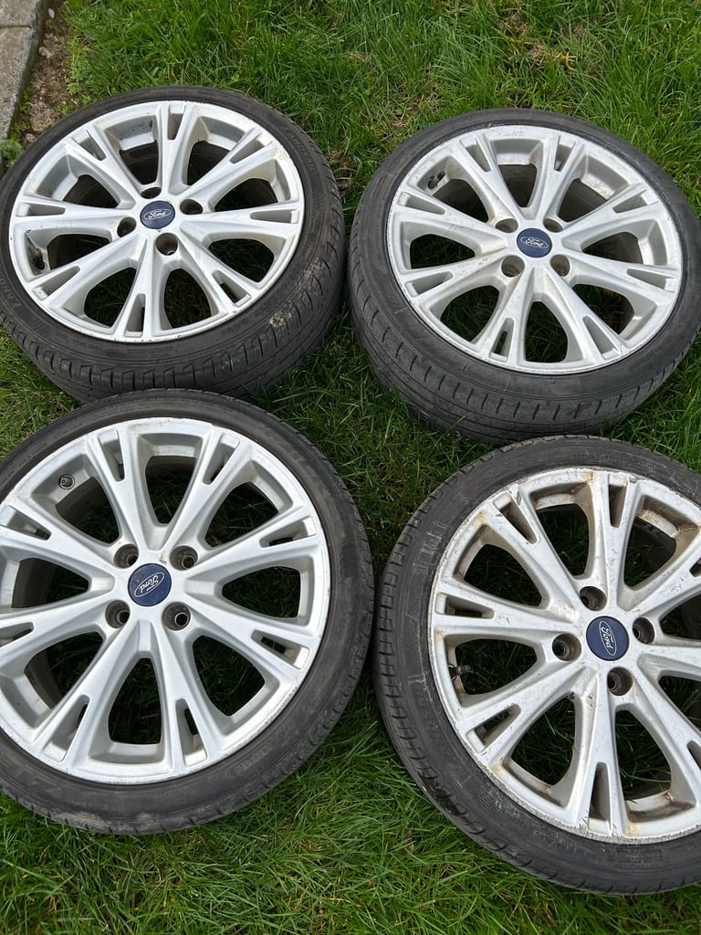 Alloy wheels for a Ford Fiesta 205-40 -R 17