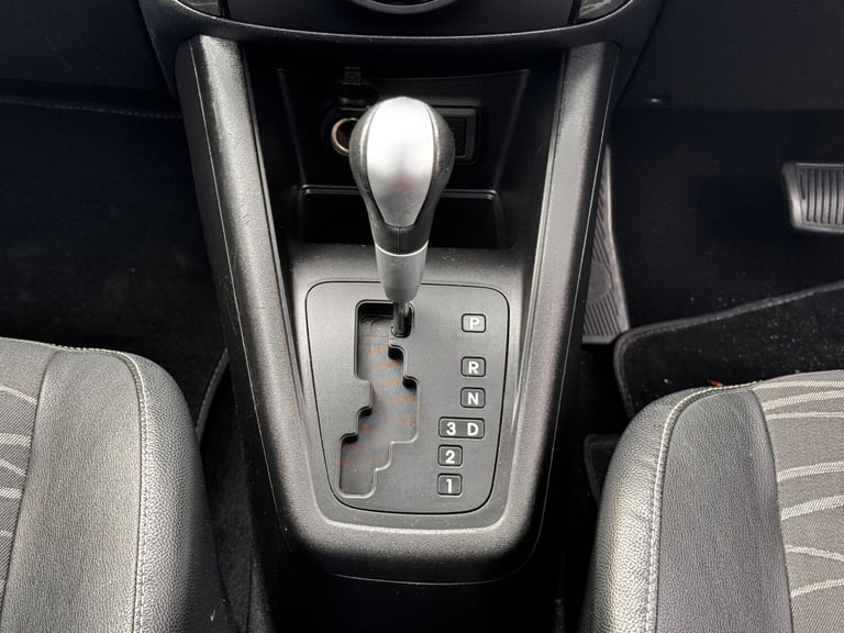  Kia Venga 1.6 3 MPV 5dr Petrol Auto Euro 5 (Sat Nav) (123 bhp) Petrol Automatic