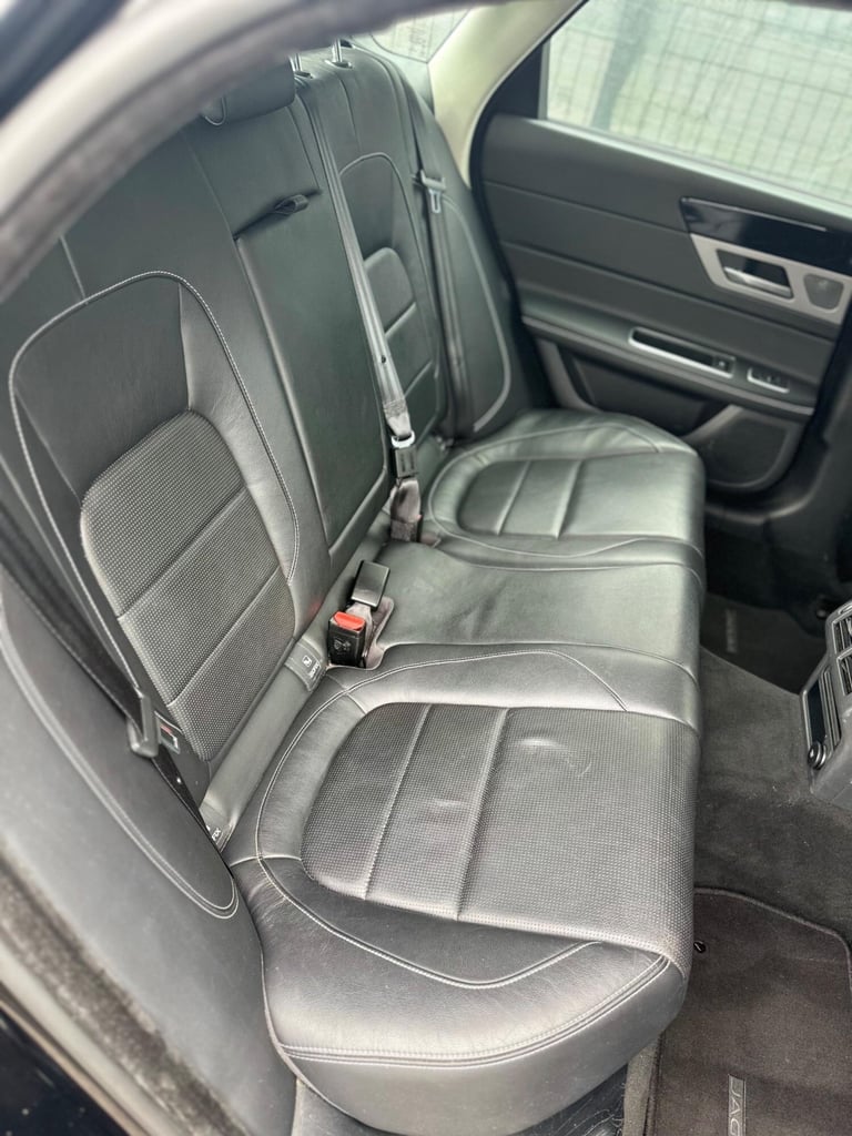 2018 Jaguar XF 2.0i R-Sport Auto Euro 6 (s/s) 4dr SALOON Petrol Automatic