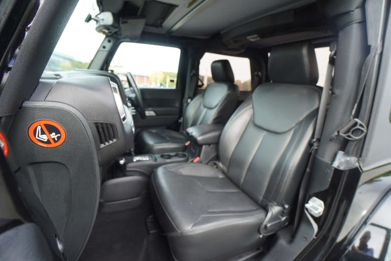 2015 Jeep Wrangler 2.8 CRD Overland 2dr Auto CONVERTIBLE DIESEL Automatic
