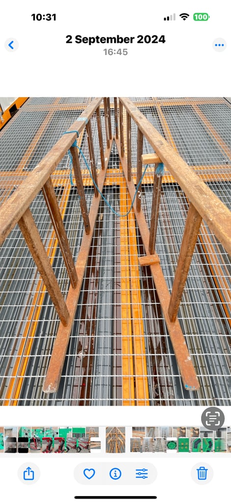 10’ Wooden Treasel 