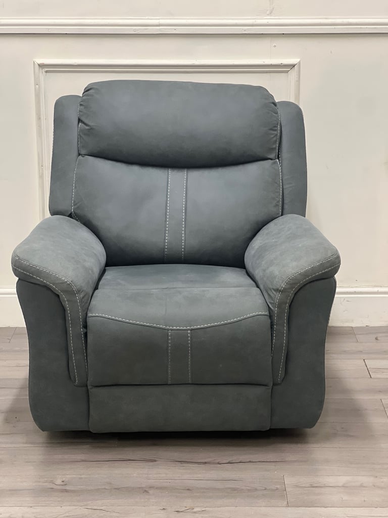 Grey 2 Seater manual Reclining sofa & 2 Chairs! Delivery available 🚚
