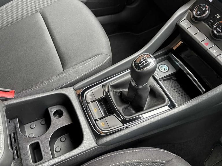 2025 Skoda Karoq 1.0 TSI 116 SE Drive 5dr Manual SUV Petrol Manual