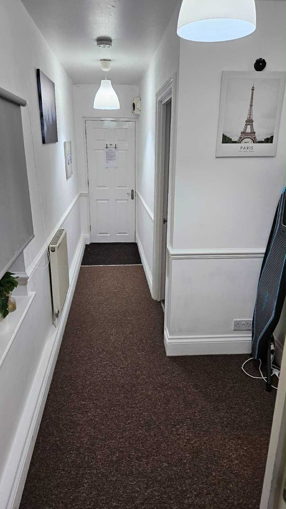 LOVELY BRIGHT 1 BED FLAT WITH SUNNY COURTYARD GARDEN Easton BS5