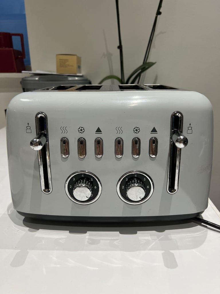 image for Retro 4 slice Toaster 