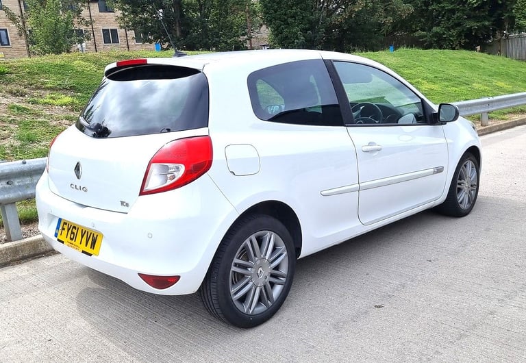 image for Cheap Renault Clio 1.2 Low Insurance 3Dr Full Service History Low Tax (CORSA FIESTA AYGO A3)