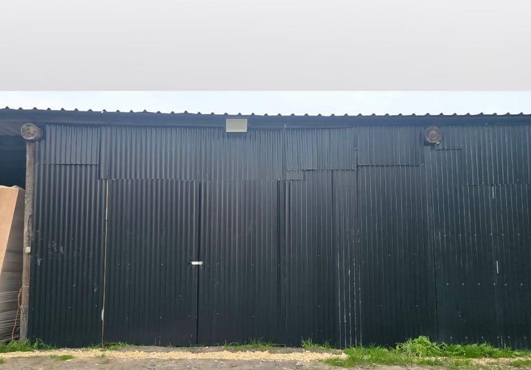 Various sized storage/workshops to rent