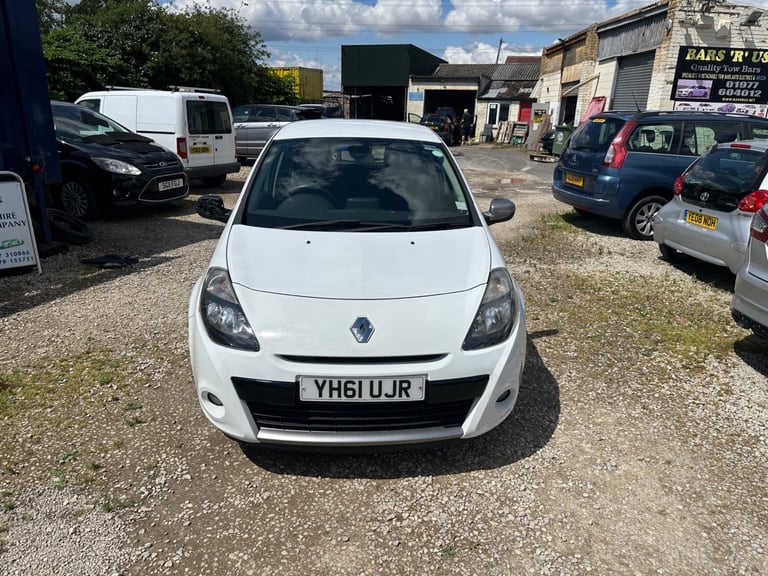 RENAULT CLIO TOM TOM DCI DIESEL £20 A YEAR ROAD TAX