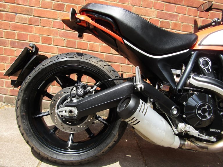 DUCATI SCRAMBLER 800 IN FANSASTIC CONDITION,VERY LOW MILES, AS ORIGINAL! 2019