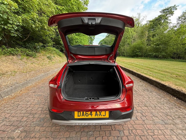 2014 Volvo V40 Cross Country 1.6 D2 Lux Powershift Euro 5 (s/s) 5dr HATCHBACK Diesel Automatic