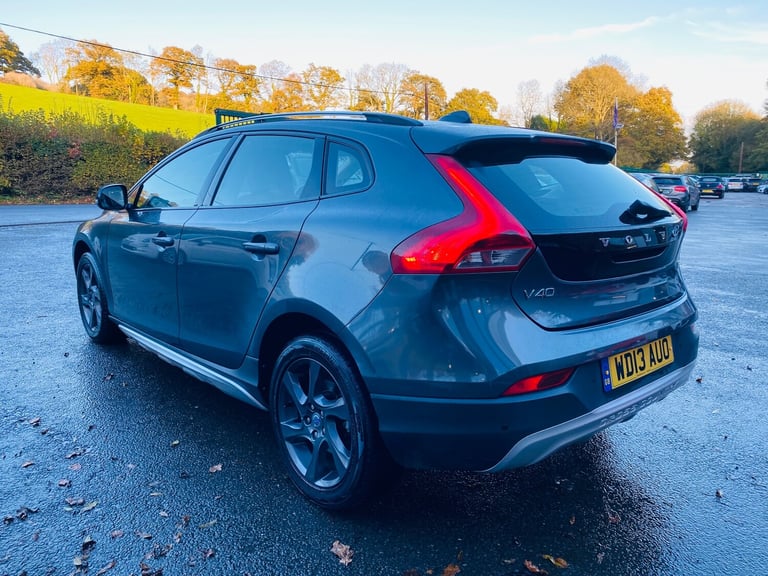 2013 Volvo V40 Cross Country 1.6 D2 Lux Nav Hatchback 5dr Diesel Manual Euro 5