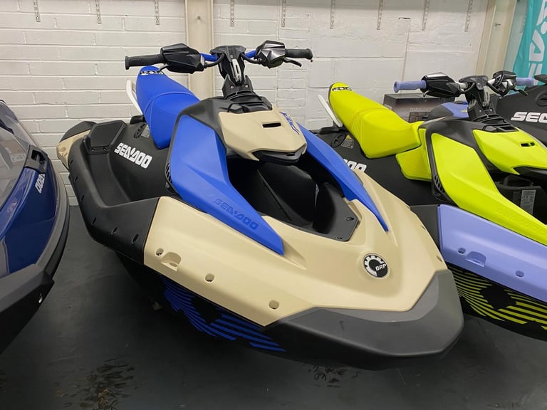 Sea-Doo Spark 3up Trixx 90 — Sand / Dazzling Blue