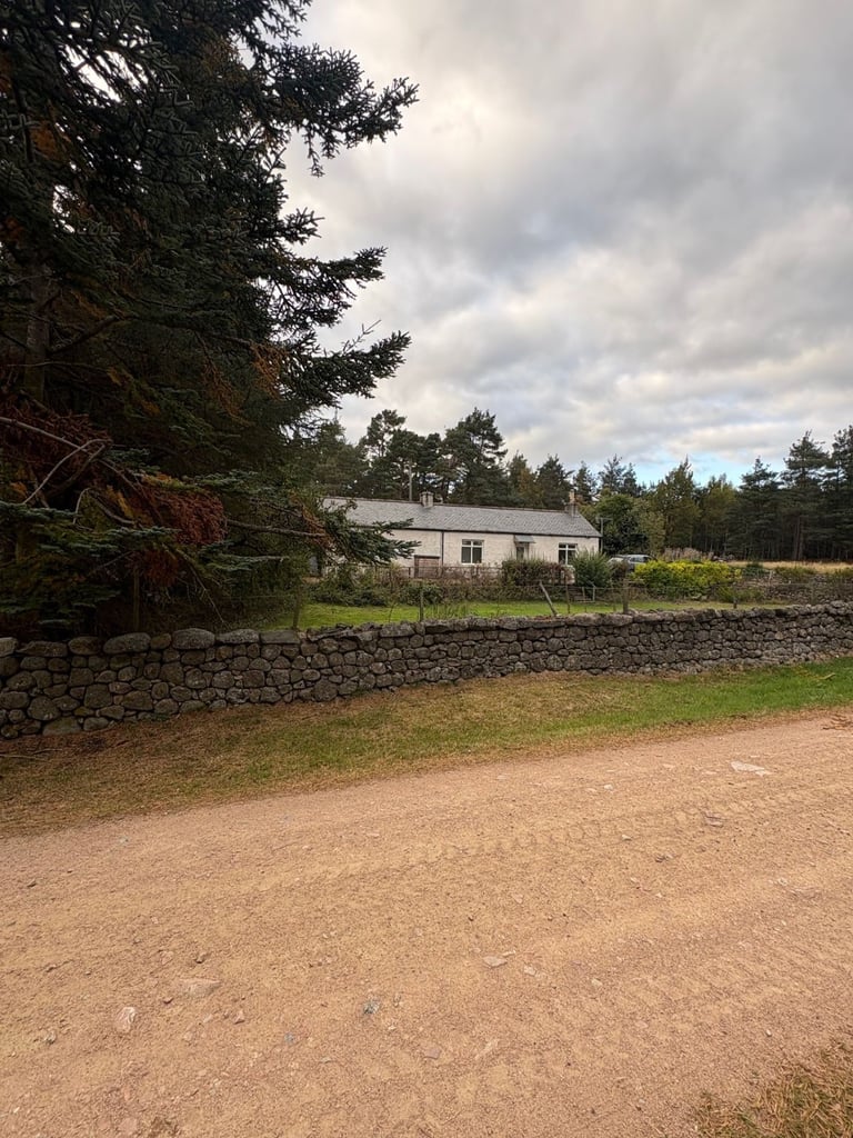 Recently renovated 2 Bedroom Cottage near Logie Coldstone, Dinnet, Aboyne. 