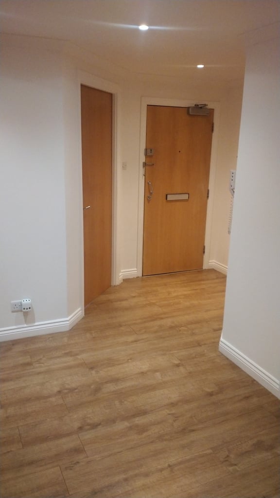 Room to rent (female preferred)