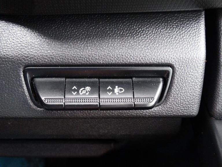 2022 Renault Trafic SL28 Blue dCi 130 Business Van PANEL VAN DIESEL Manual
