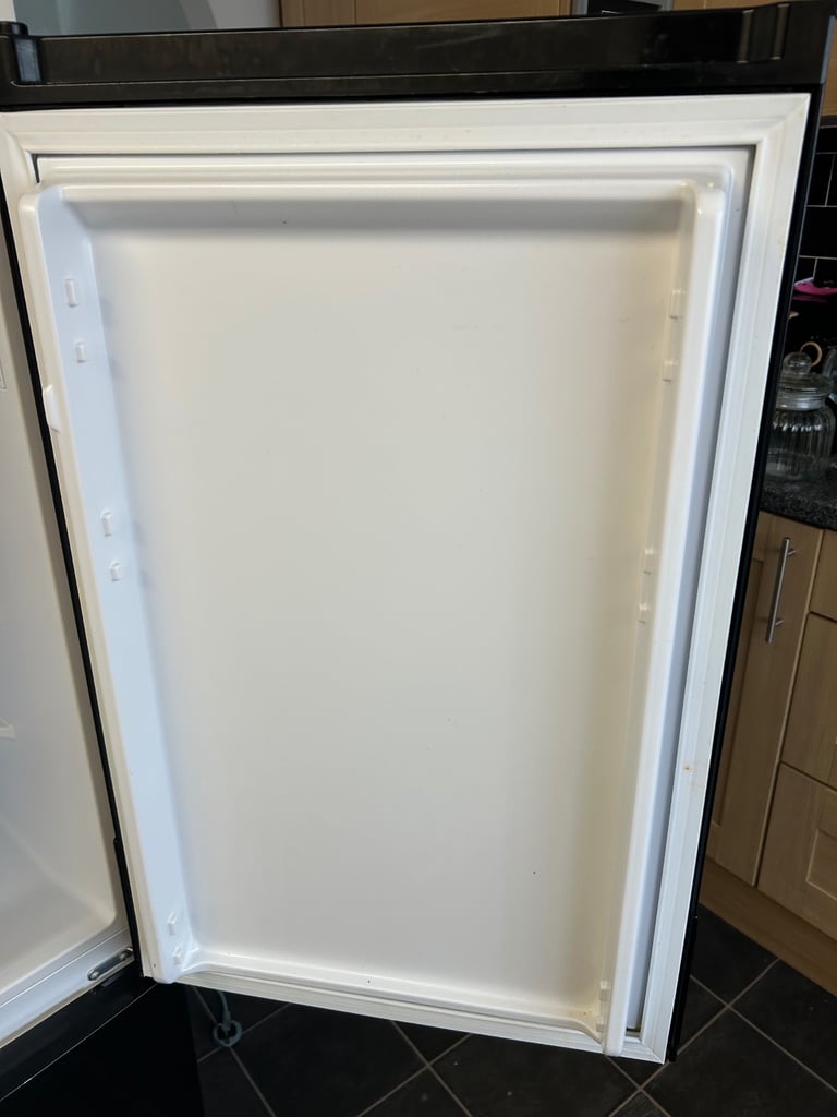 Black swan fridge freezer