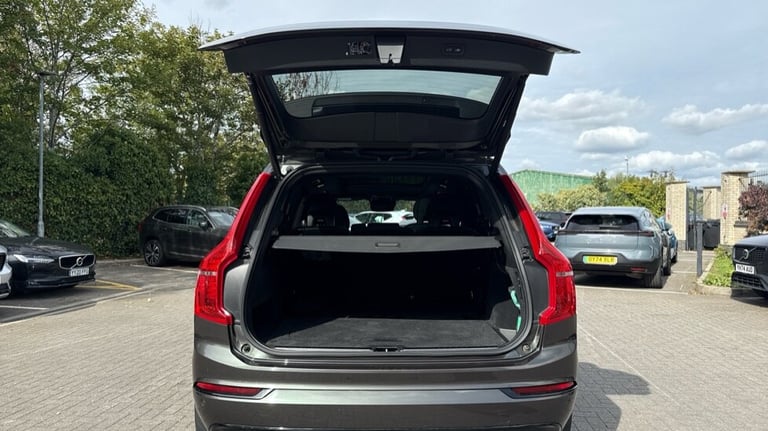 2021 Volvo XC90 Recharge R-Design Pro, T8 AWD plug-in hybrid, 7 Seats Estate Petrol Parallel PHEV...