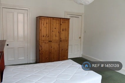 2 bedroom flat in West Graham Street, Glasgow, G4 (2 bed) (#1450139)