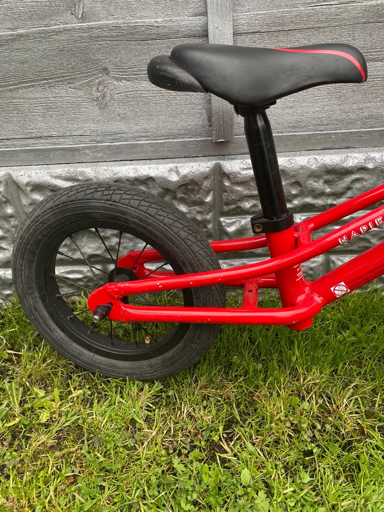 Kids/boys  balance bike/ Hoy Napier 12”
