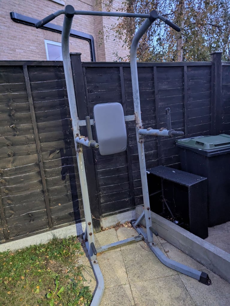 Free pull up bar rig