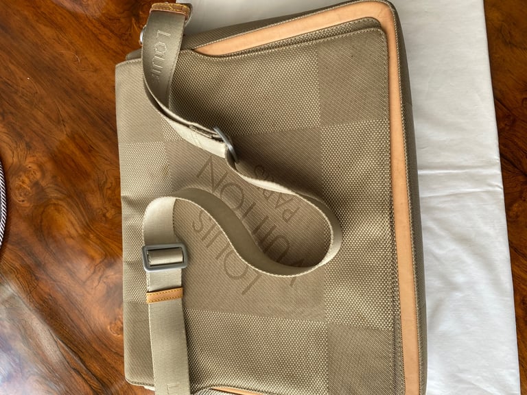 image for Louis Vuitton shoulder/laptop bag