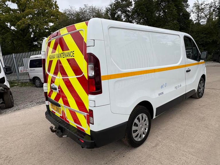 2017 Renault Trafic Trafic SL27 Business+ Energy dCi Panel Van DIESEL Manual