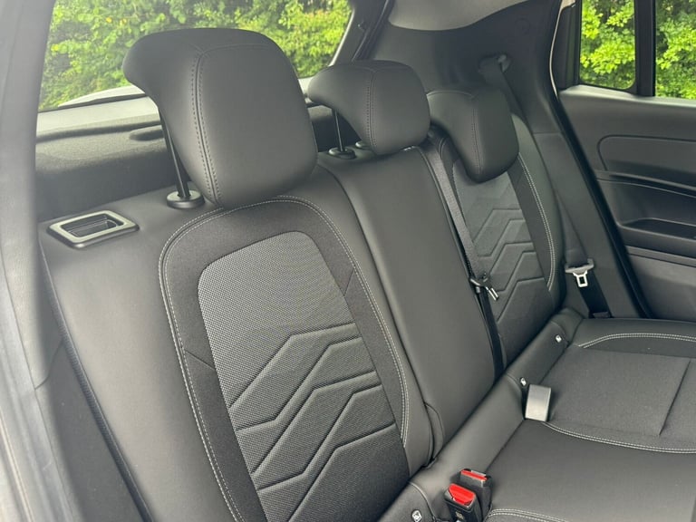 2025 Jeep Avenger 1.2 e-Hybrid Summit 5dr DCT Hatchback Petrol Automatic