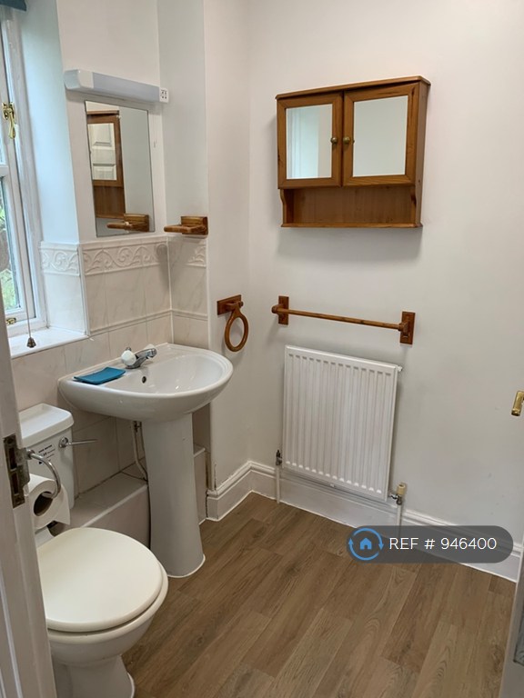 2 bedroom flat in Clevedon House, Oxford, OX3 (2 bed) (#946400)