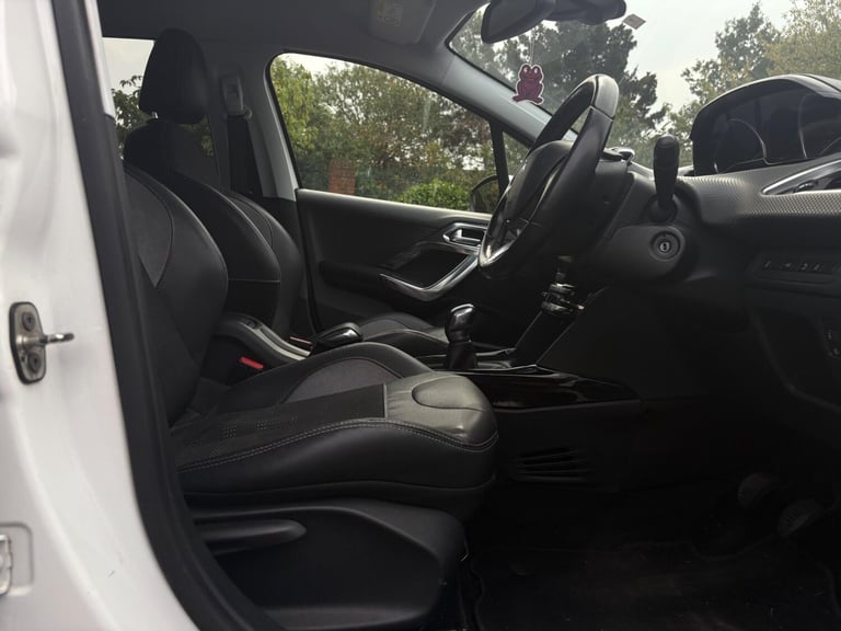 2015 Peugeot 2008 1.2 VTi PureTech Allure Euro 5 5dr HATCHBACK Petrol Manual