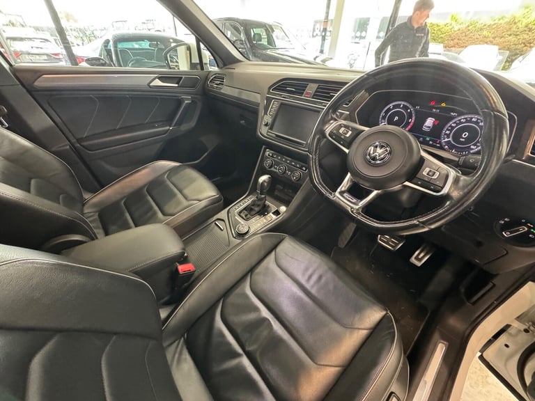  Volkswagen Tiguan 2.0 TDI BlueMotion Tech R-Line SUV 5dr Diesel DSG 4Motion Euro 6 (s/s) (150 Di...