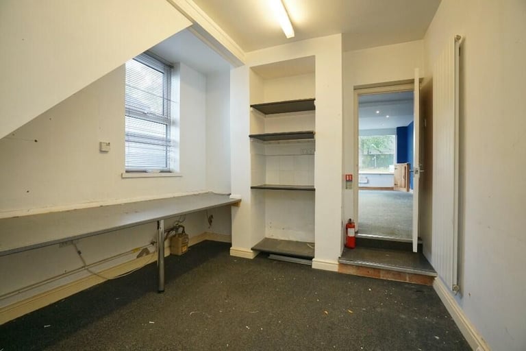 Shop in Ashby De La Zouch LE65 2JL 882 sq ft