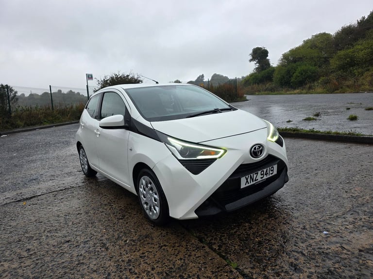 2018 toyota aygo x-play 1 litre petrol 
