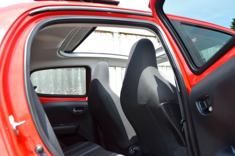 2017 Peugeot 108 1.2 PureTech Allure Top! Euro 6 5dr HATCHBACK Petrol Manual