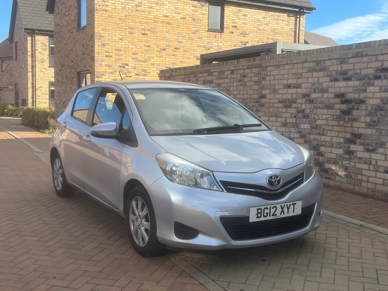 image for 2012 Toyota Yaris 1.33 VVT-i TR 5dr Multidrive S HATCHBACK Petrol Manual
