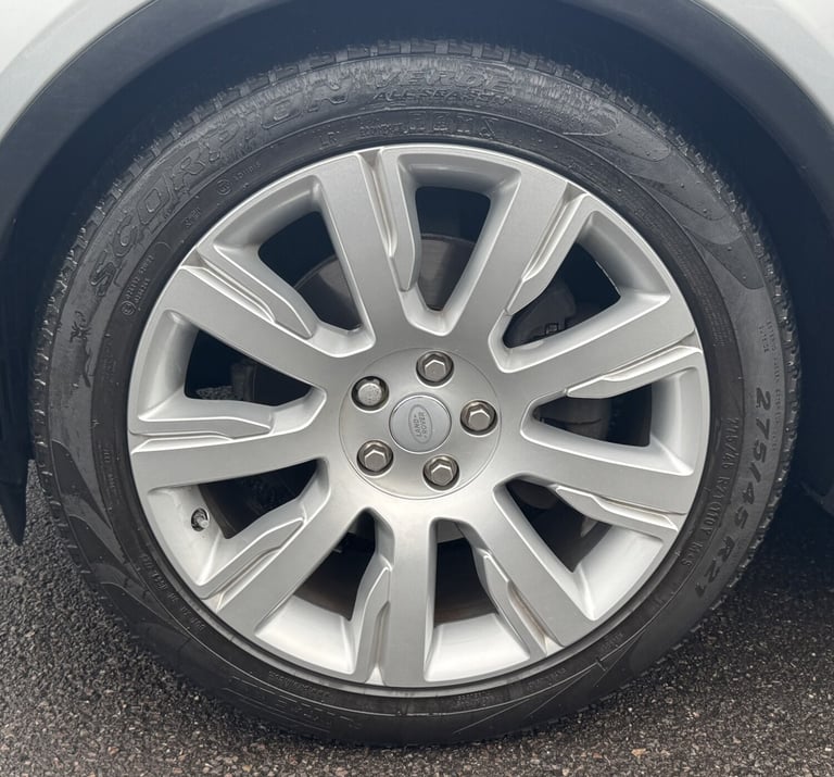 2019 Land Rover Discovery 2.0 SD4 HSE SUV 5dr Diesel Auto 4WD Euro 6 (s/s) (240 ps) ESTATE Diesel...