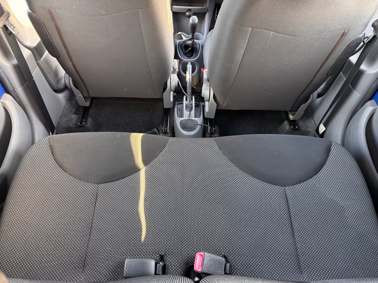 2011 Toyota AYGO 1.0 VVT-i Blue 5dr HATCHBACK Petrol Manual