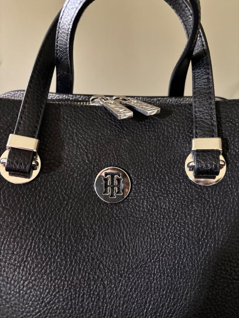 Tommy Hilfiger Leather Grab bag