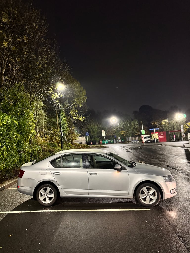 Skoda, OCTAVIA, Hatchback, 2014, Semi-Auto, 1598 (cc), 5 doors