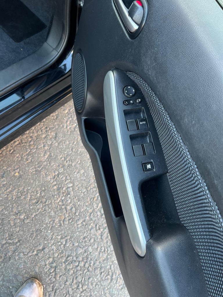 Mazda, 2, Hatchback, 2010, Manual, 1349 (cc),5 doors - Image 11