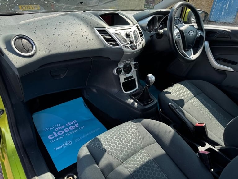 2009 Ford Fiesta 1.6 TDCi Titanium Hatchback 3 Door Squeeze Metallic Diesel Manual (110 g/km Hatc...